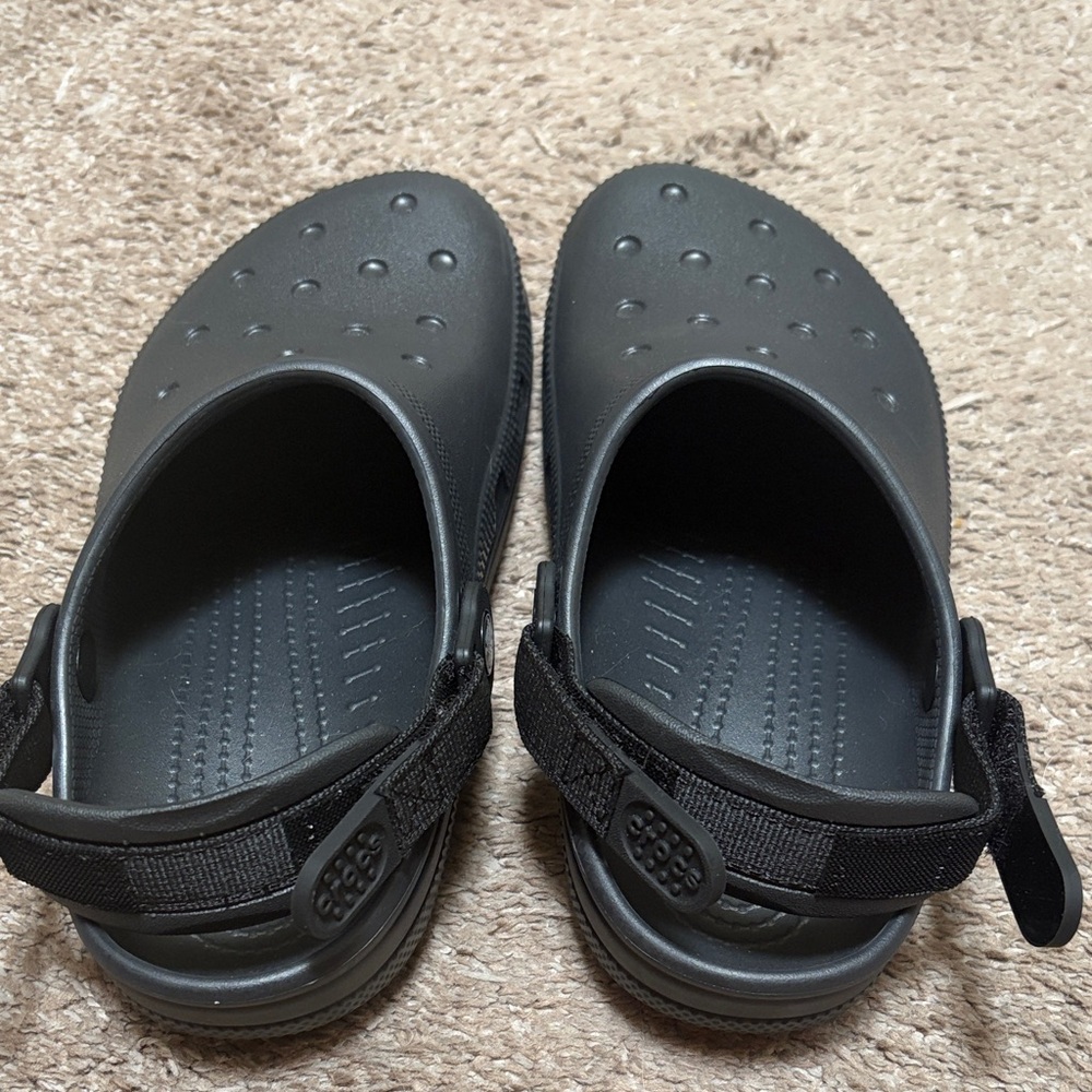 Crocs - Picture 2 of 3